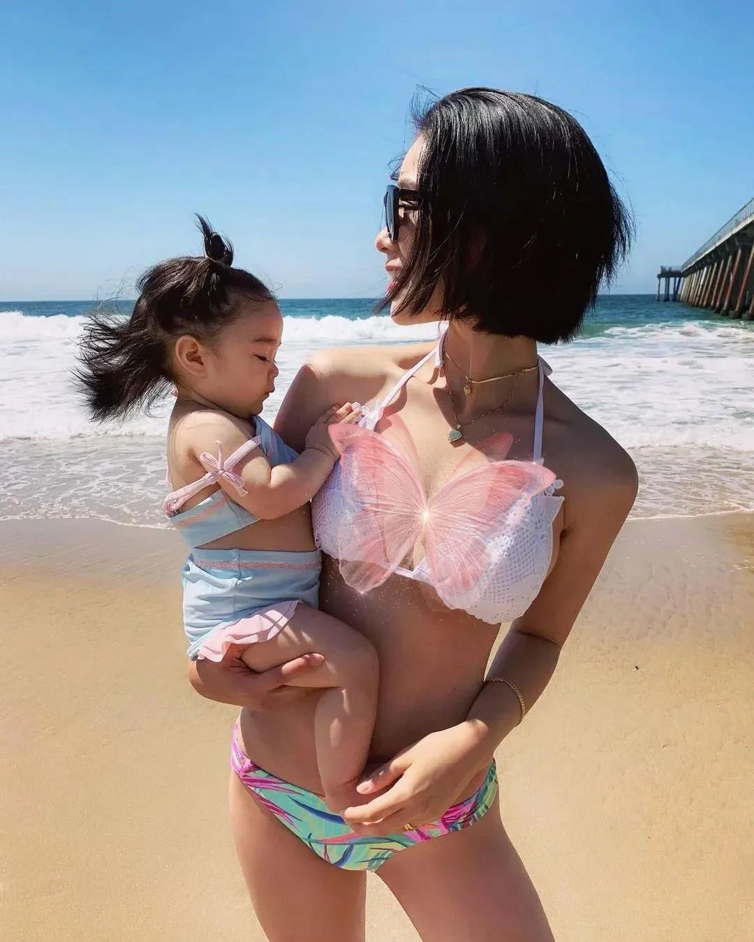 女子因太性感被骂上热搜：都当妈了还穿成这样？休闲区蓝鸢梦想 - Www.slyday.coM