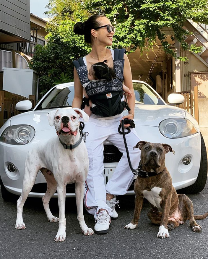 女子因太性感被骂上热搜：都当妈了还穿成这样？休闲区蓝鸢梦想 - Www.slyday.coM