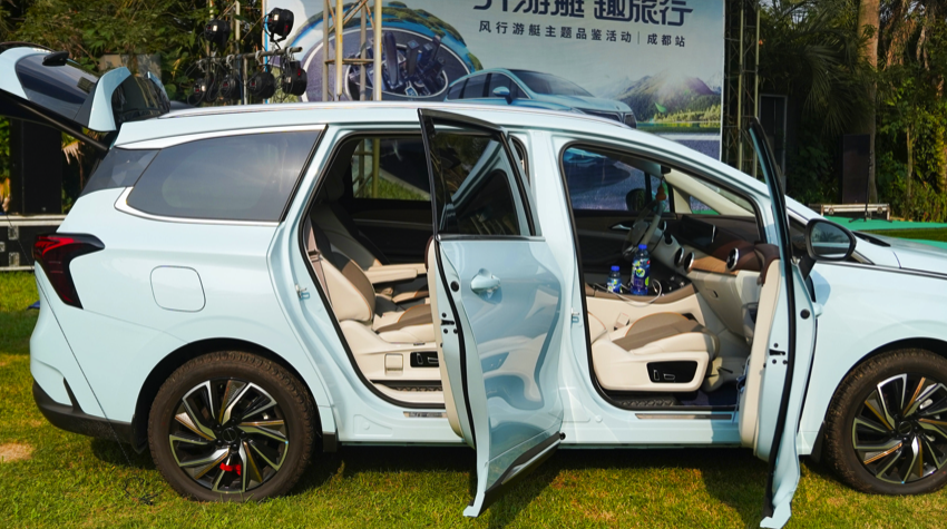 川渝盛夏避暑家庭出游12-15万元买MPV选谁？