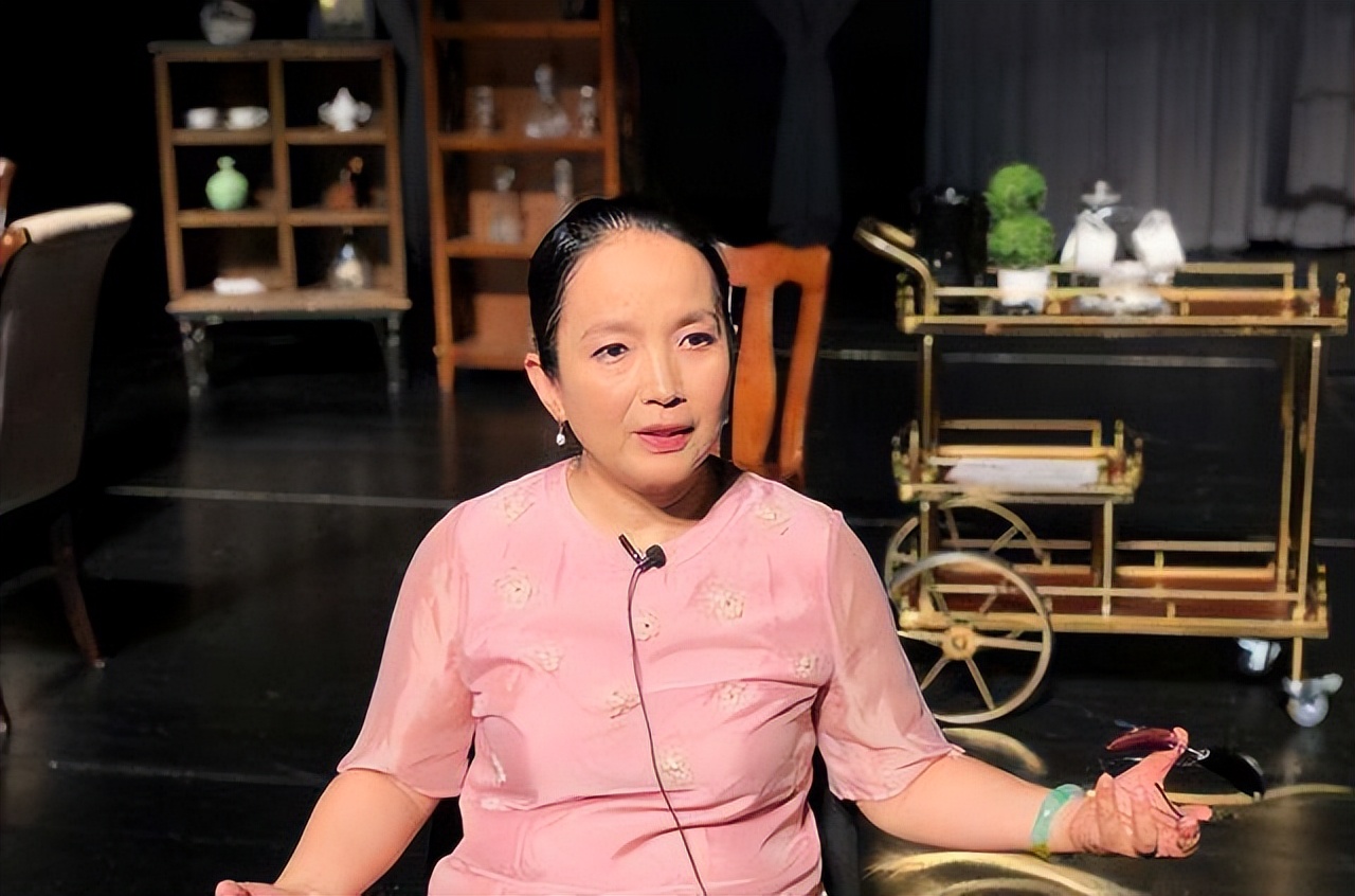 吕丽萍悼念安倍晋三祝美国生日快乐为何微博没有封禁她的账号