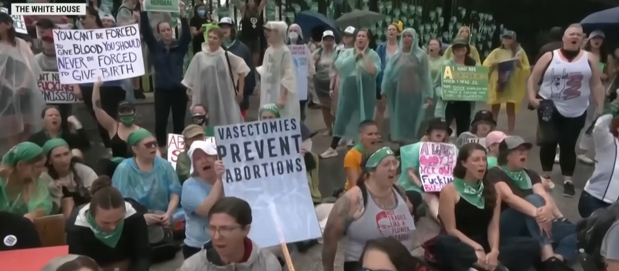 数千人到白宫抗议游行争取堕胎权：拜登做得还不够