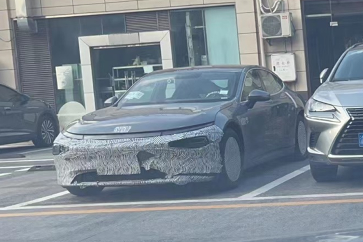 或增加激光雷达 小鹏新款P7谍照曝光