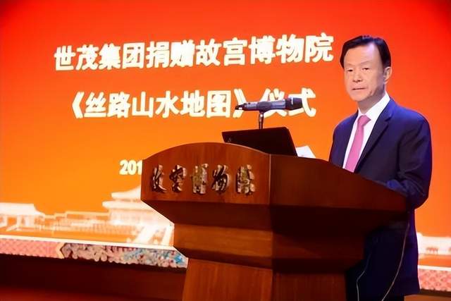 许荣茂出生在福建省石狮市的一个中医世家,在上世纪80年代他就到香港