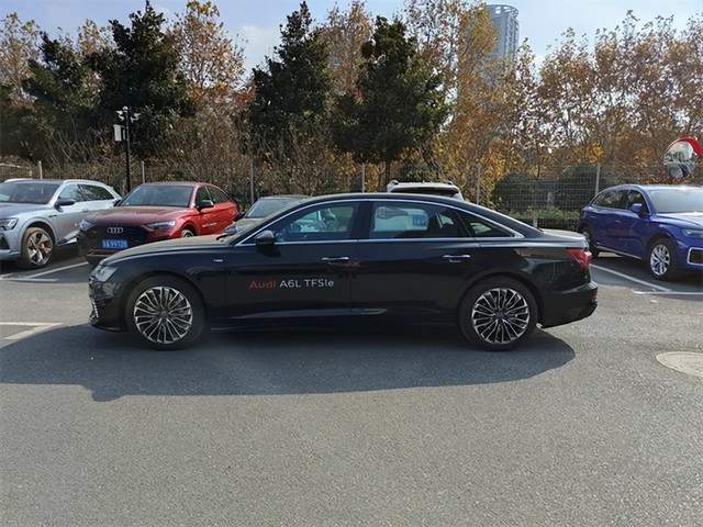 车300：这辆奥迪6.7秒破百，油耗2.1升，直降7万，月销仅181台休闲区蓝鸢梦想 - Www.slyday.coM