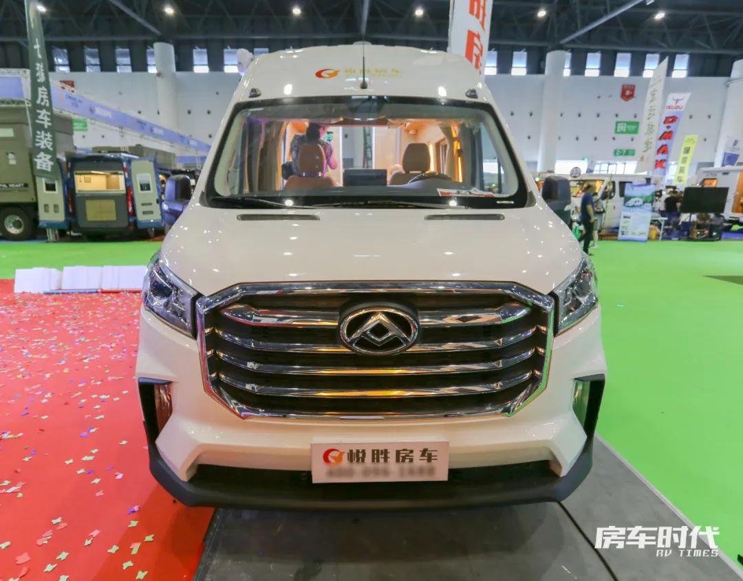 悦胜V90 B型房车：豪华内饰 配电动吊床 后置厨卫设计-新浪汽车