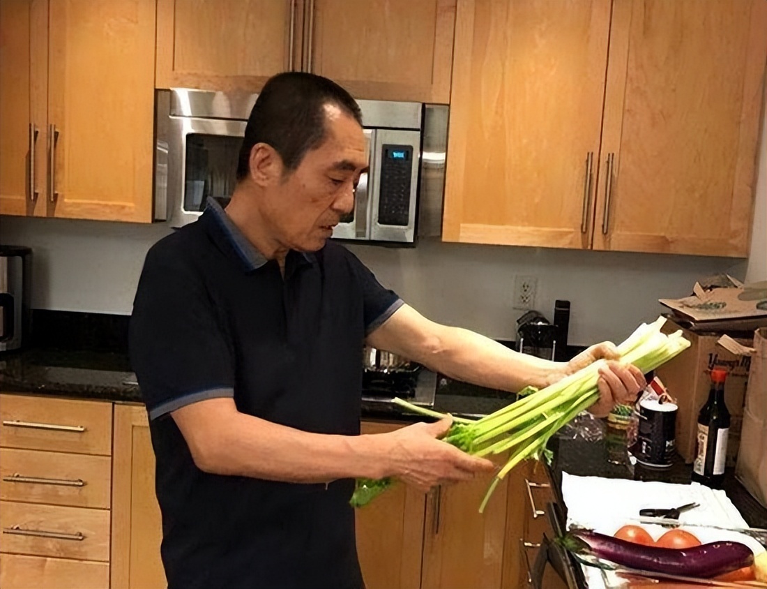 网传张艺谋被易烊千玺连累,3000万低价卖别墅?陈婷发微博否认了休闲区蓝鸢梦想 - Www.slyday.coM 网传张艺谋被易烊千玺连累,3000万低价卖别墅?陈婷发微博否认了休闲区蓝鸢梦想 - Www.slyday.coM