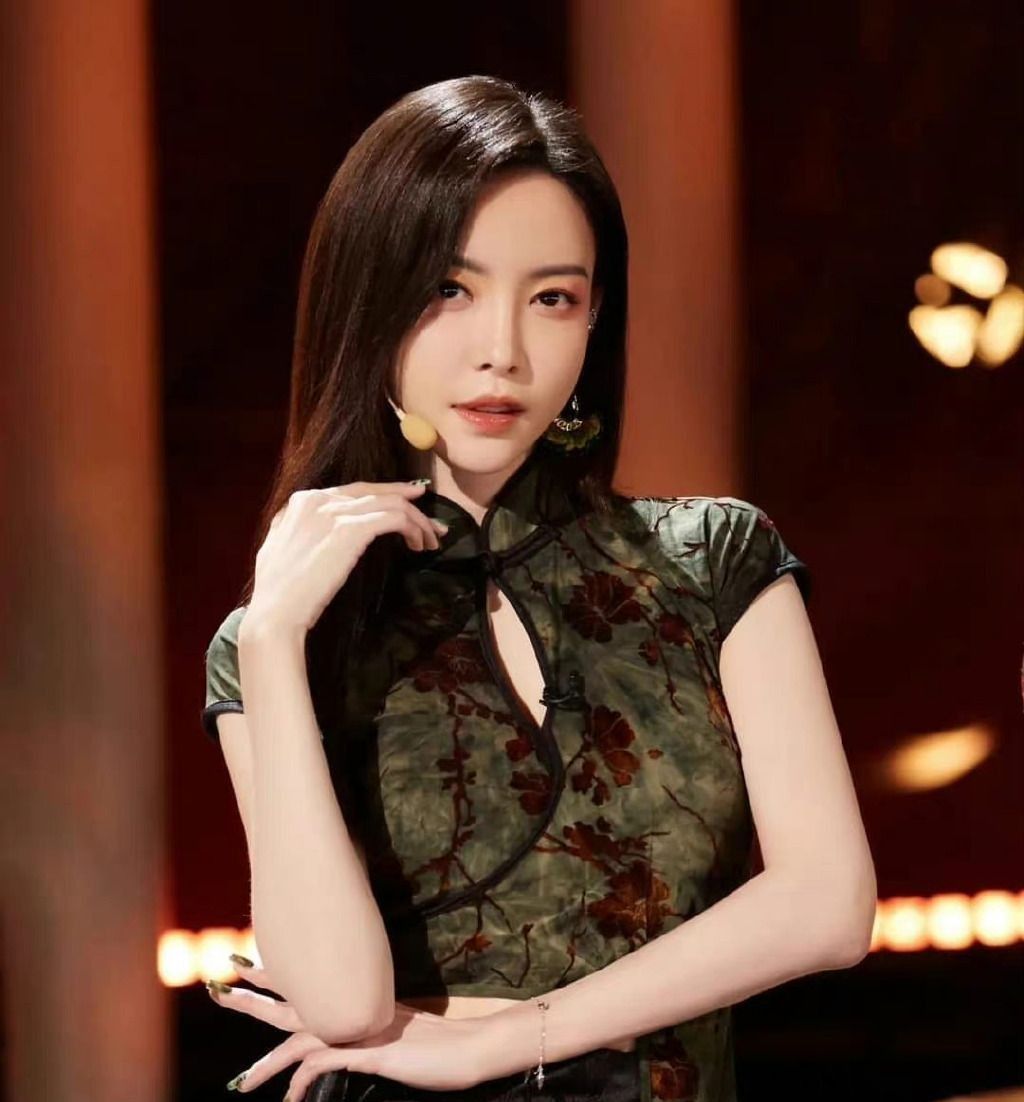 于文文点赞浪姐们的吃瓜动态,是"手滑",还是故意而为__财经头条