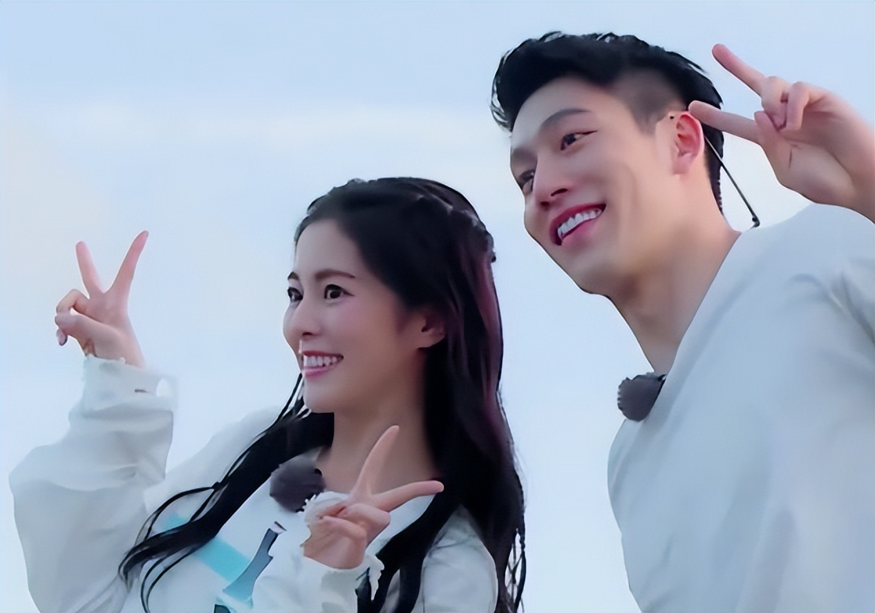 selina和父母均在场,获家人祝福|任容萱|男友|施宇_新浪新闻