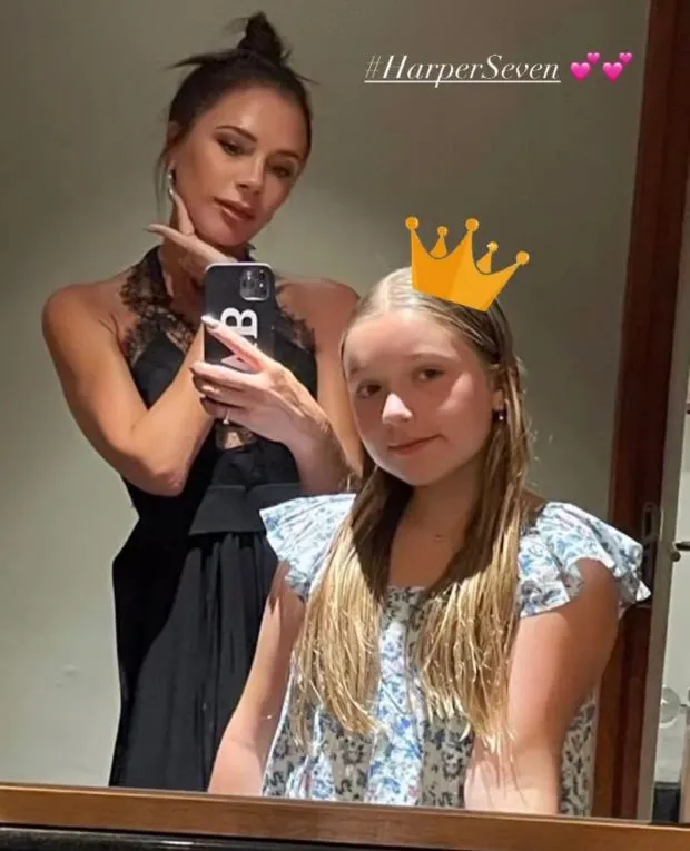 小七被宠成公主11岁生日哥哥们排队送祝福,她穿碎花裙胖乎乎超萌休闲区蓝鸢梦想 - Www.slyday.coM 小七被宠成公主11岁生日哥哥们排队送祝福,她穿碎花裙胖乎乎超萌休闲区蓝鸢梦想 - Www.slyday.coM