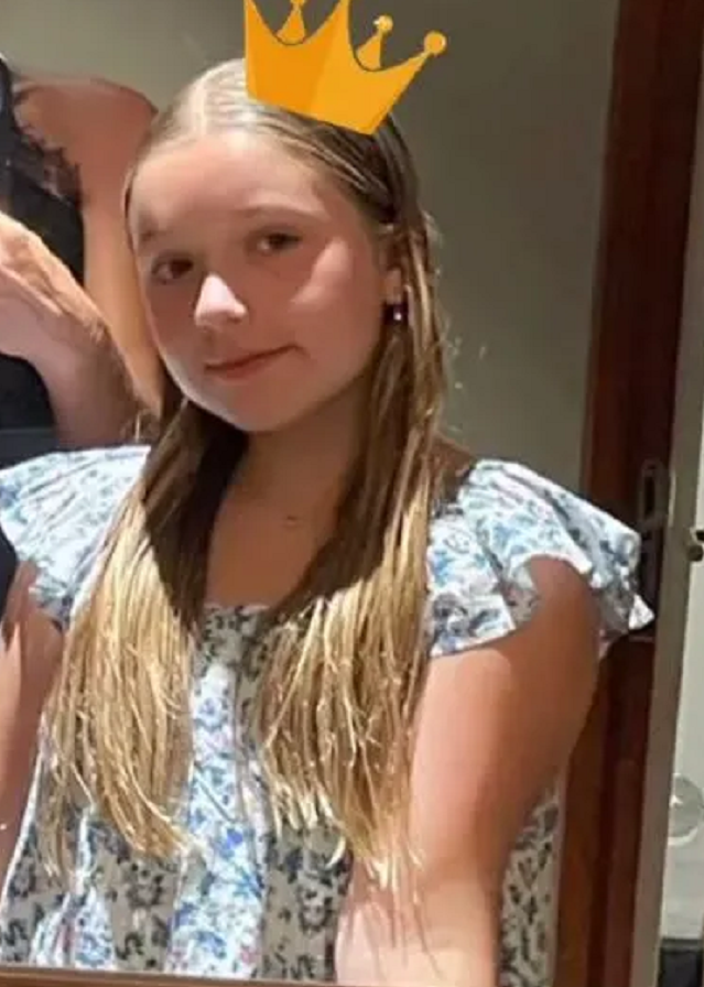 小七被宠成公主11岁生日哥哥们排队送祝福,她穿碎花裙胖乎乎超萌休闲区蓝鸢梦想 - Www.slyday.coM 小七被宠成公主11岁生日哥哥们排队送祝福,她穿碎花裙胖乎乎超萌休闲区蓝鸢梦想 - Www.slyday.coM