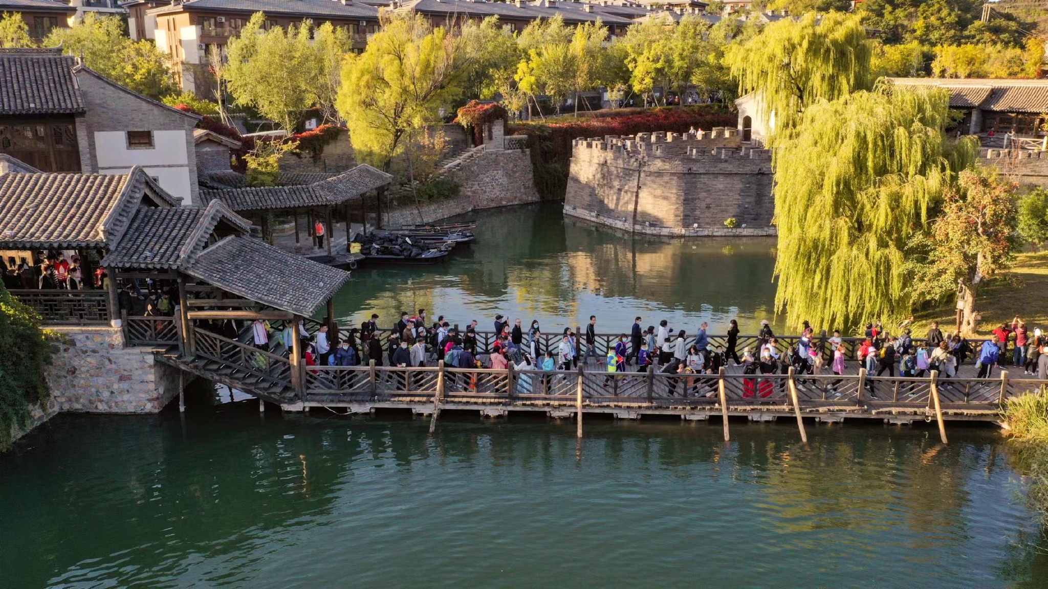 京郊游复苏,密云古北水镇客流量大涨|京郊游|古北水镇_新浪新闻