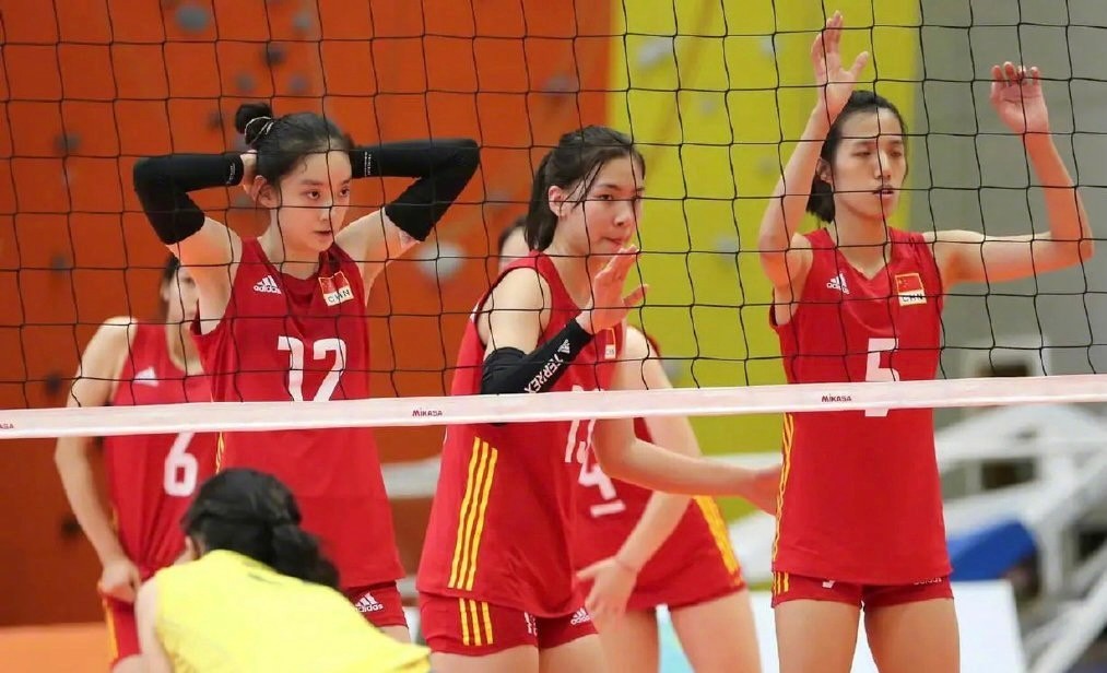 中国女排爆冷惨败丢冠！球员不服没谢场，日本夺冠狂欢庆祝休闲区蓝鸢梦想 - Www.slyday.coM