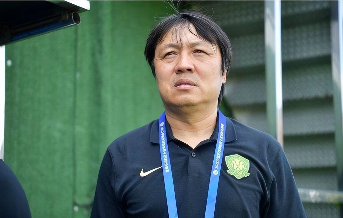 北京国安遭深圳队绝杀谢峰一如既往甩锅郜林元敏诚导演逆转