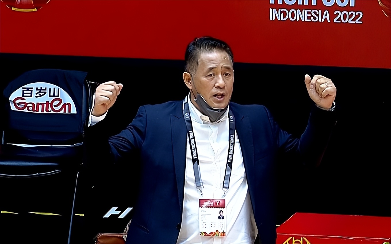 中国男篮开门黑后沮丧谢场!韩国队队员提前庆祝,进场振臂欢呼休闲区蓝鸢梦想 - Www.slyday.coM 中国男篮开门黑后沮丧谢场!韩国队队员提前庆祝,进场振臂欢呼休闲区蓝鸢梦想 - Www.slyday.coM