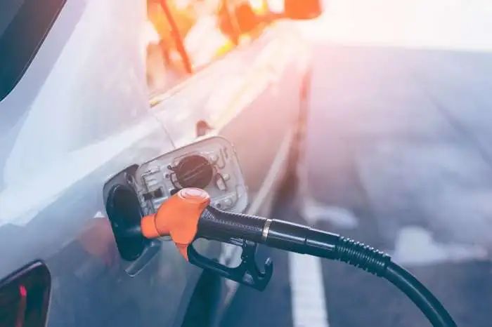 今晚，油价二连降！