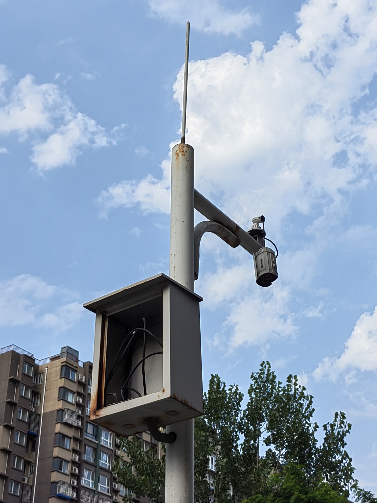 为什么要维修探头摄像头“带病”或罢工，小区监控为何频频失守？_https://www.jmylbn.com_新闻资讯_第5张