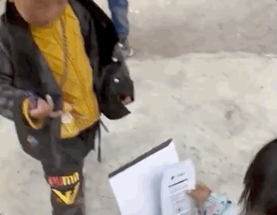 90后单亲爸爸带4岁女儿骑行西藏，爆火2年后，现状让人意外休闲区蓝鸢梦想 - Www.slyday.coM