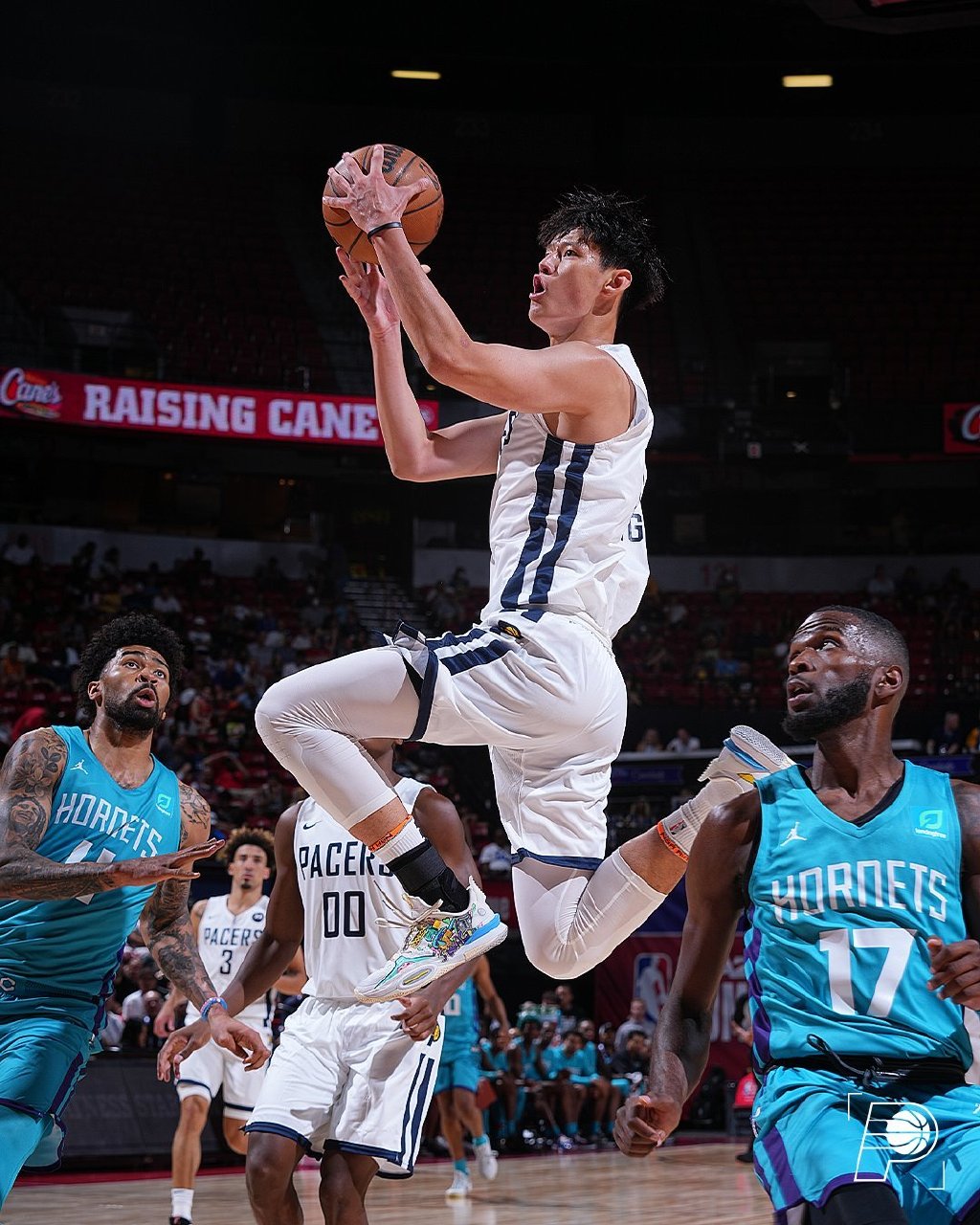 曾凡博代表走路者参加NBA夏日联赛。