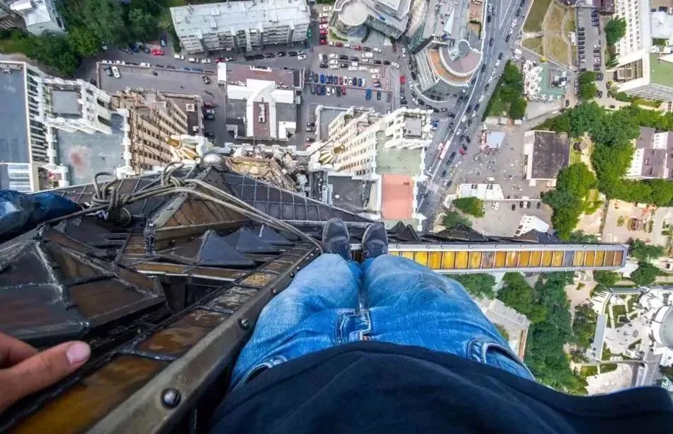 从高处往下看,总有跳下去的冲动?法语管这叫"虚空的召唤"__财经头条
