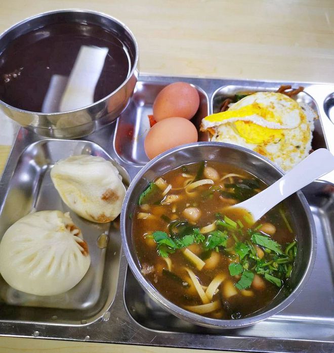 大食堂的早餐真的很绝2元搞定网友能去蹭饭吗