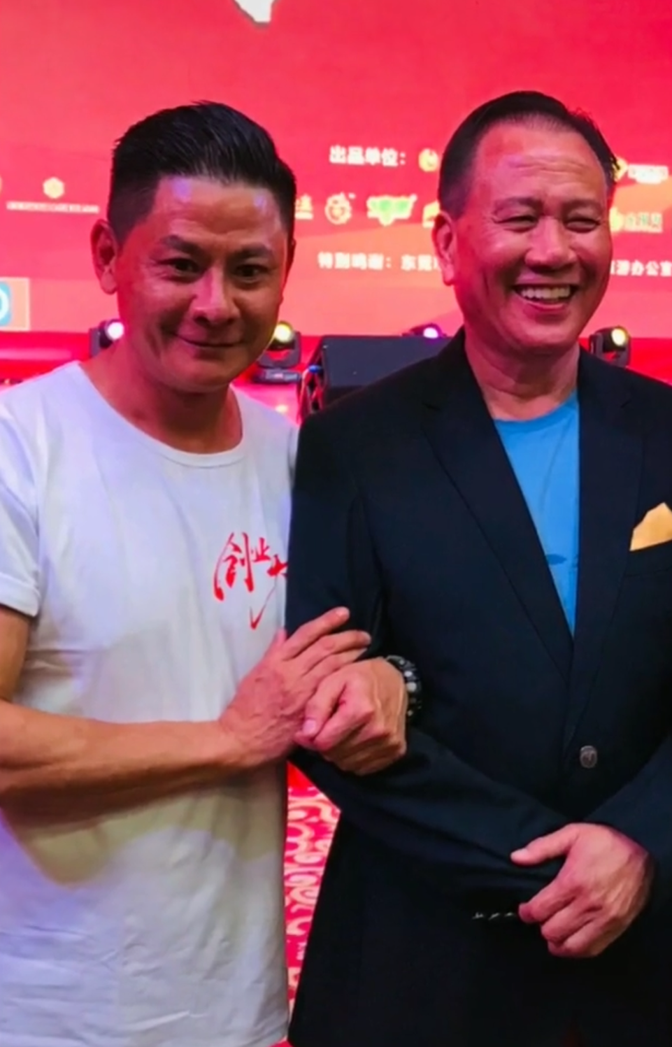 一众港星齐聚吴志雄餐厅!惠英红前任仍显冻龄,万梓良爱徒开工厂