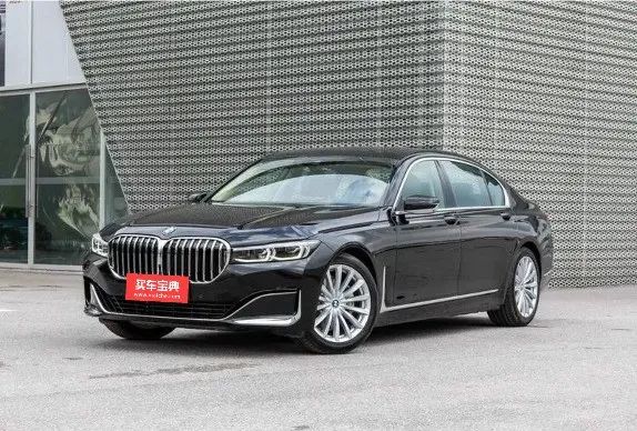 官方降价近10万2022款宝马7系上市搭30t六缸发动机取消四座
