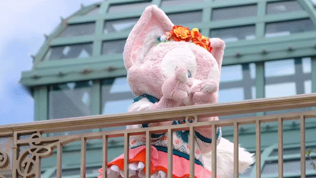 复工当日，玲娜贝儿给粉丝送飞吻