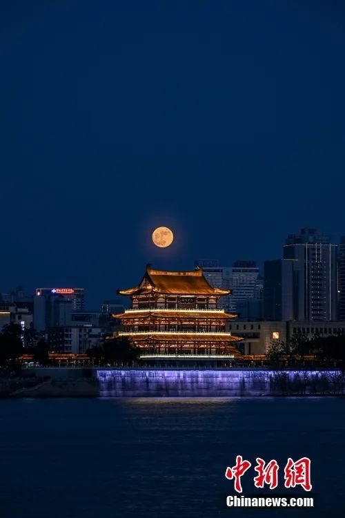 转发这个超级月亮，今年一定圆圆满满！休闲区蓝鸢梦想 - Www.slyday.coM