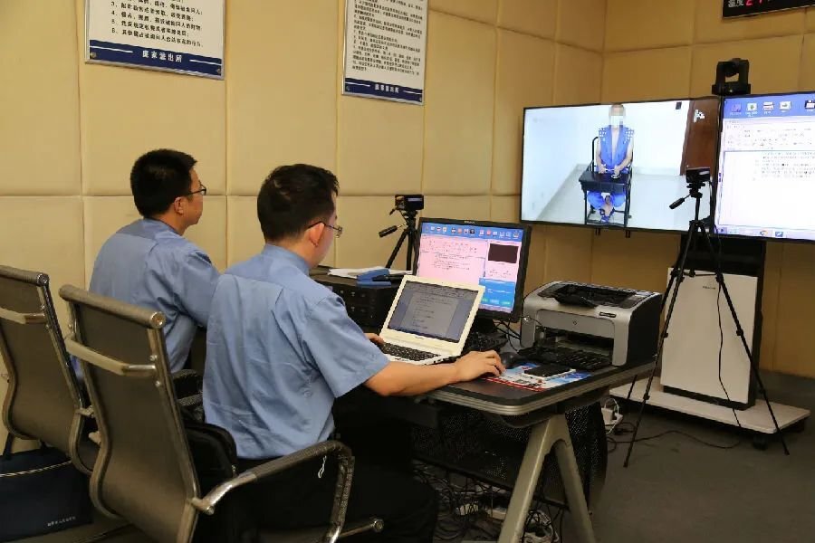 银行行长为送女儿上大学被骗26次，涉案金额高达3.5亿元！休闲区蓝鸢梦想 - Www.slyday.coM