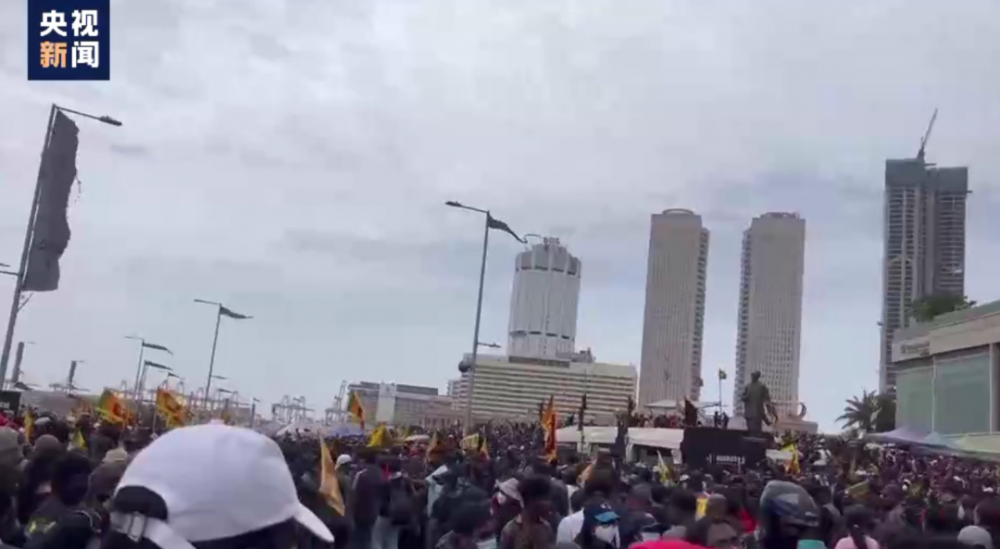 突发！斯里兰卡宣布进入国家紧急状态，今年已发生两次！总统“逃离”马尔代夫！休闲区蓝鸢梦想 - Www.slyday.coM