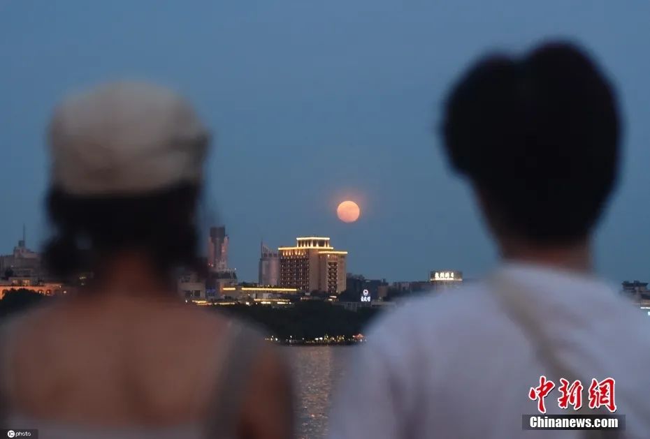 转发这个超级月亮，今年一定圆圆满满！休闲区蓝鸢梦想 - Www.slyday.coM