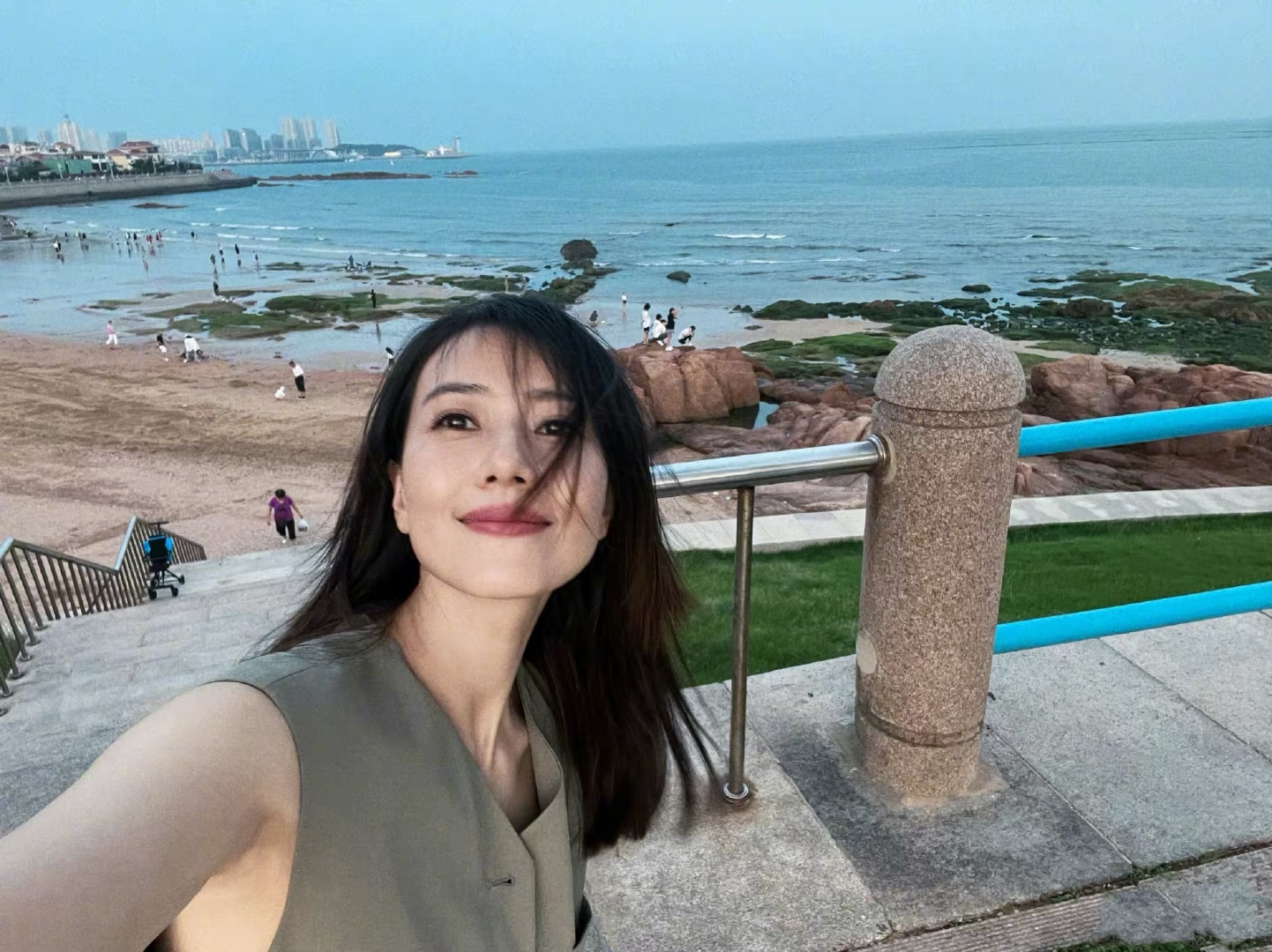 不过依高圆圆的年龄和颜值来说,其实她所保持的状态已经很好了,同年龄