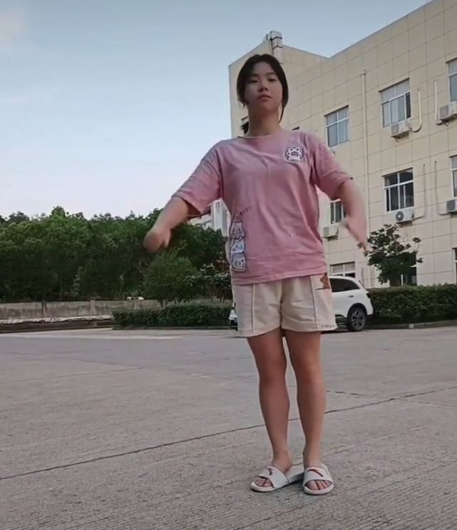 17岁奥运冠军恐退役！体操天才被保送浙大后，沉迷游戏身材也发福休闲区蓝鸢梦想 - Www.slyday.coM