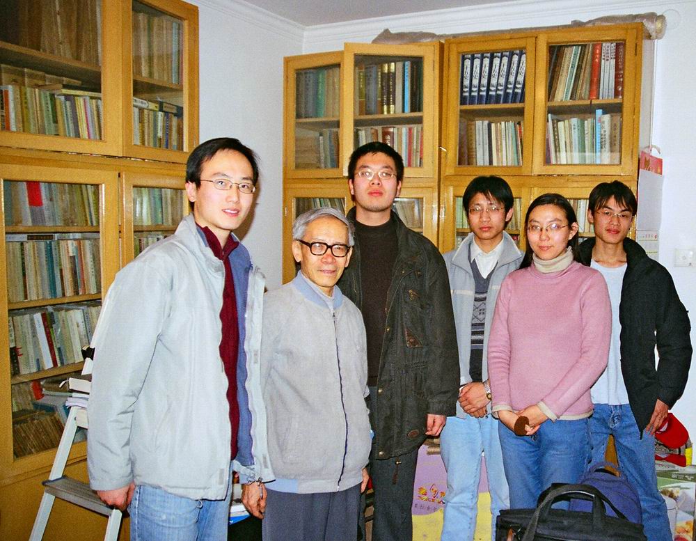 研究生拜访祝先生,右起:胡文波,王珊,孙正军,华喆,陈侃理,陈苏镇摄于
