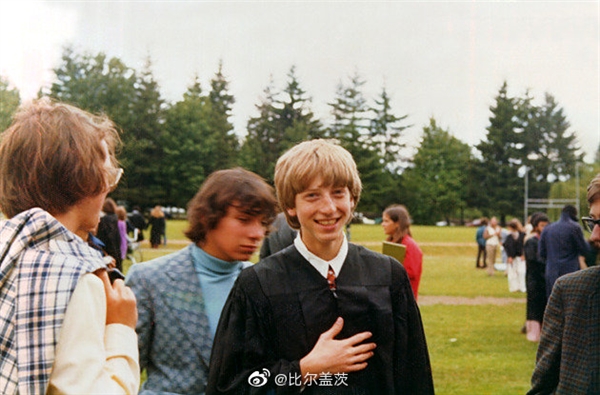 比尔盖茨本月将再捐200亿美元 会把所有财富捐出：呼吁富豪捐款回报社会休闲区蓝鸢梦想 - Www.slyday.coM