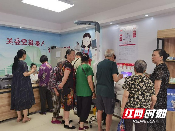 常德首个社区居家智慧养老中心正式启用