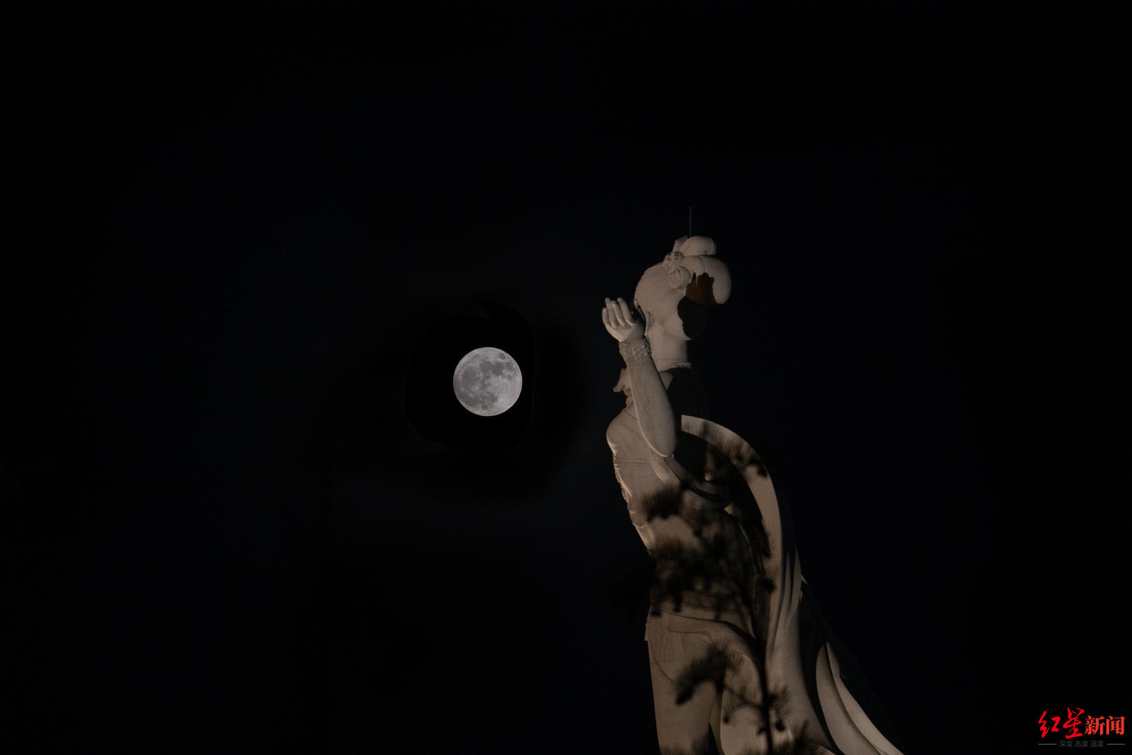 高清多图！“超级月亮”照亮月城西昌 又大又圆刷爆朋友圈休闲区蓝鸢梦想 - Www.slyday.coM