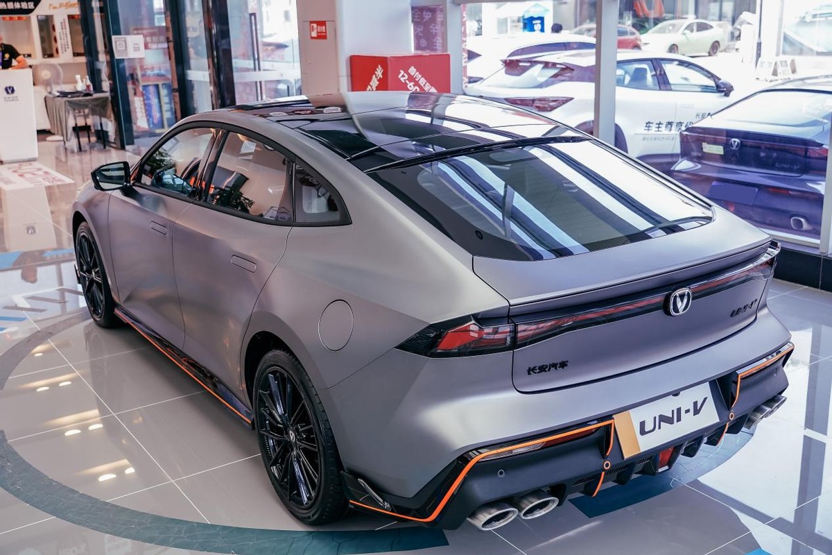 全民轿跑的今天长安univ20t更有诚意