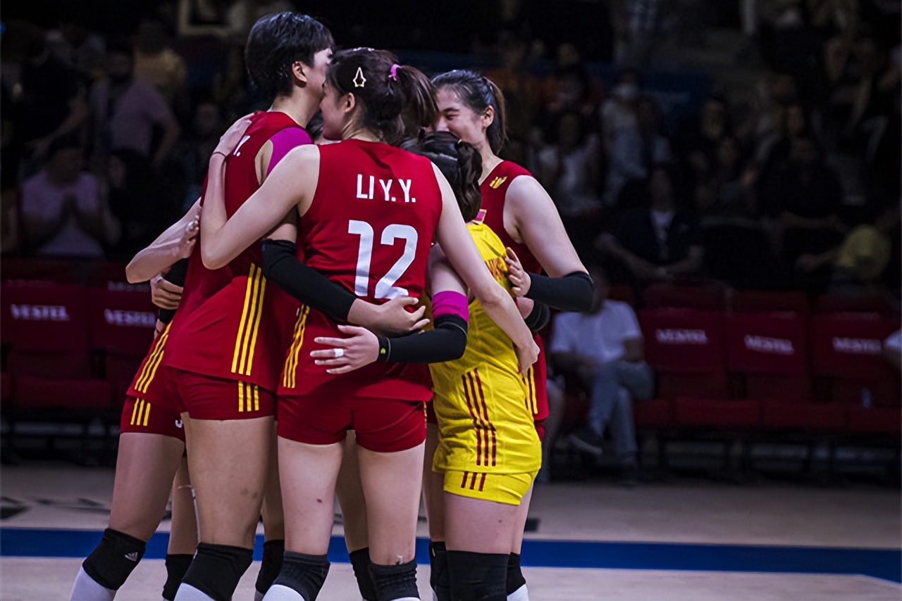 13女排亚洲3强集体出局中国女排逆转失败赛后连遭重击