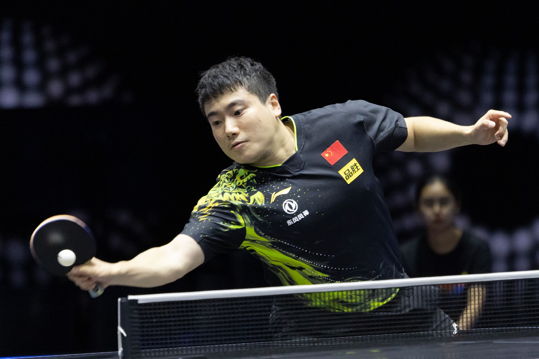 乒乓球wtt球星挑战赛梁靖昆晋级八强