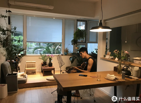 这才是当下年轻人们的客厅，好看又实用，关键还有趣！休闲区蓝鸢梦想 - Www.slyday.coM