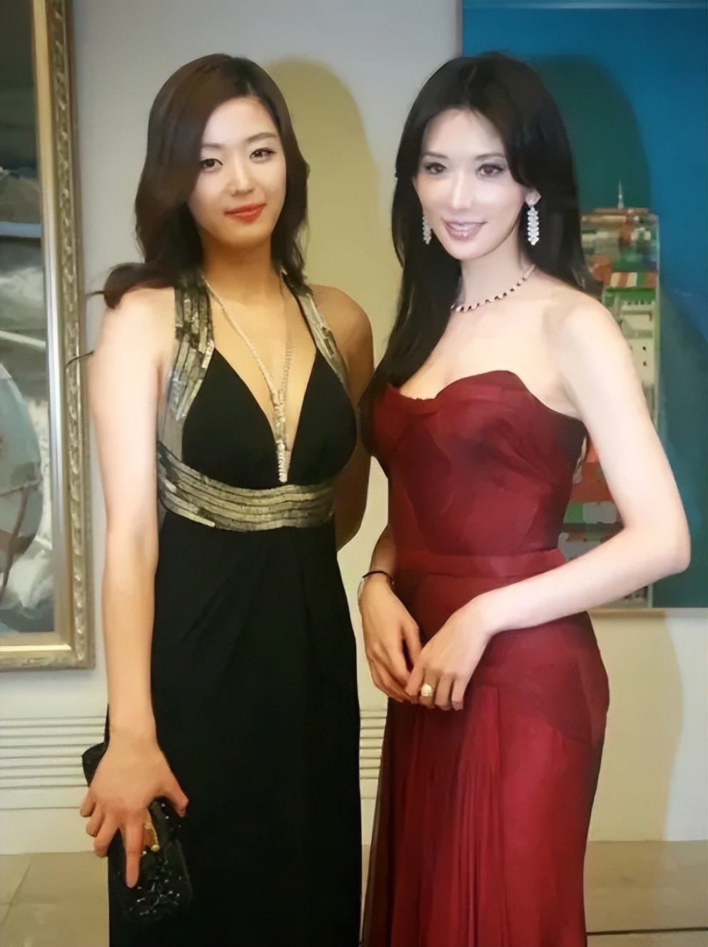 当47岁林志玲同框40岁全智贤,终于知道气质美和性感美差距有多大休闲区蓝鸢梦想 - Www.slyday.coM 当47岁林志玲同框40岁全智贤,终于知道气质美和性感美差距有多大休闲区蓝鸢梦想 - Www.slyday.coM