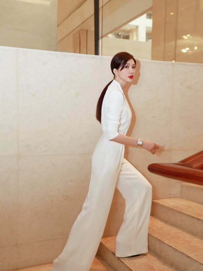 当47岁林志玲同框40岁全智贤,终于知道气质美和性感美差距有多大休闲区蓝鸢梦想 - Www.slyday.coM 当47岁林志玲同框40岁全智贤,终于知道气质美和性感美差距有多大休闲区蓝鸢梦想 - Www.slyday.coM