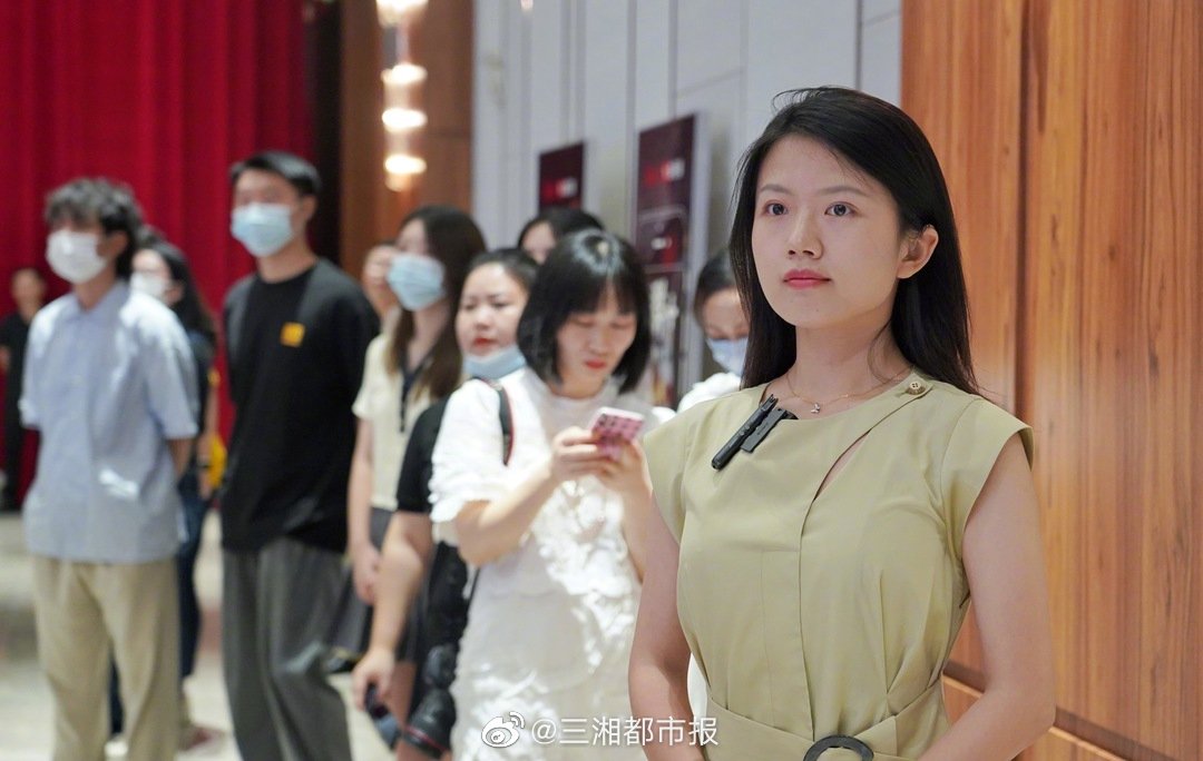 “感动中国”的失聪女孩江梦南再获殊荣，从清华博士毕业后将深耕生命科学领域