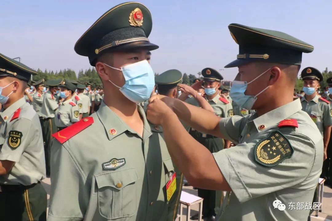 武警上海总队春季入伍新兵授衔啦