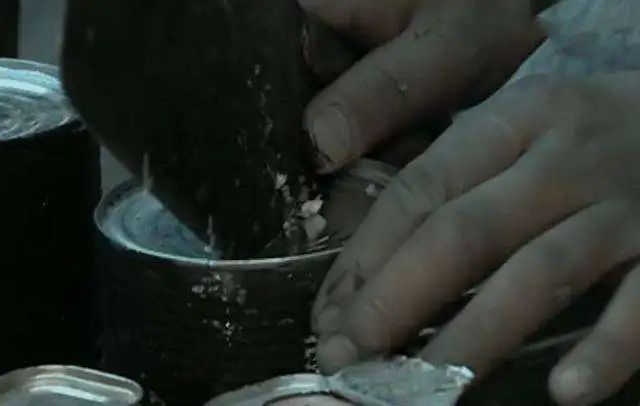 《亮剑》中团长结婚才舍得拿出来吃的日本牛肉罐头，为什么到了《顺溜》里狗都不吃？休闲区蓝鸢梦想 - Www.slyday.coM