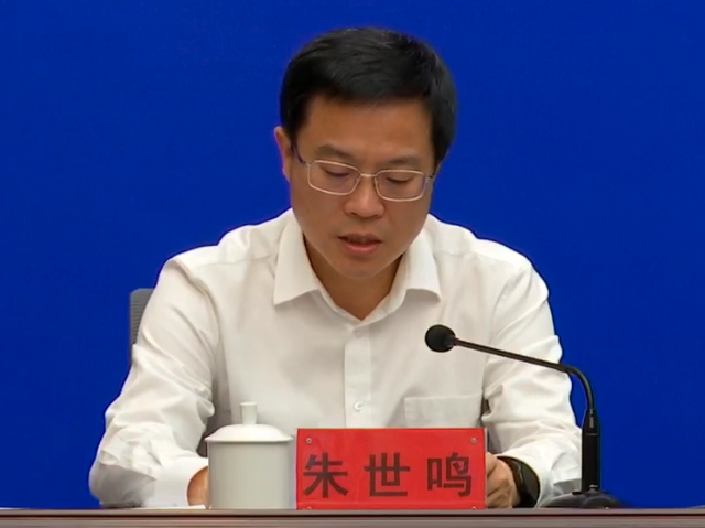 南昌公布室外采样人员不再穿防护服，改穿一次性隔离衣休闲区蓝鸢梦想 - Www.slyday.coM