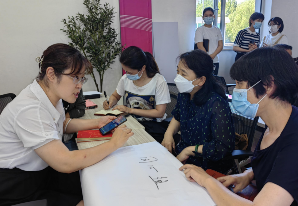 社区要不要开 “老年餐桌”？回龙观街道来了一场“头脑风暴”