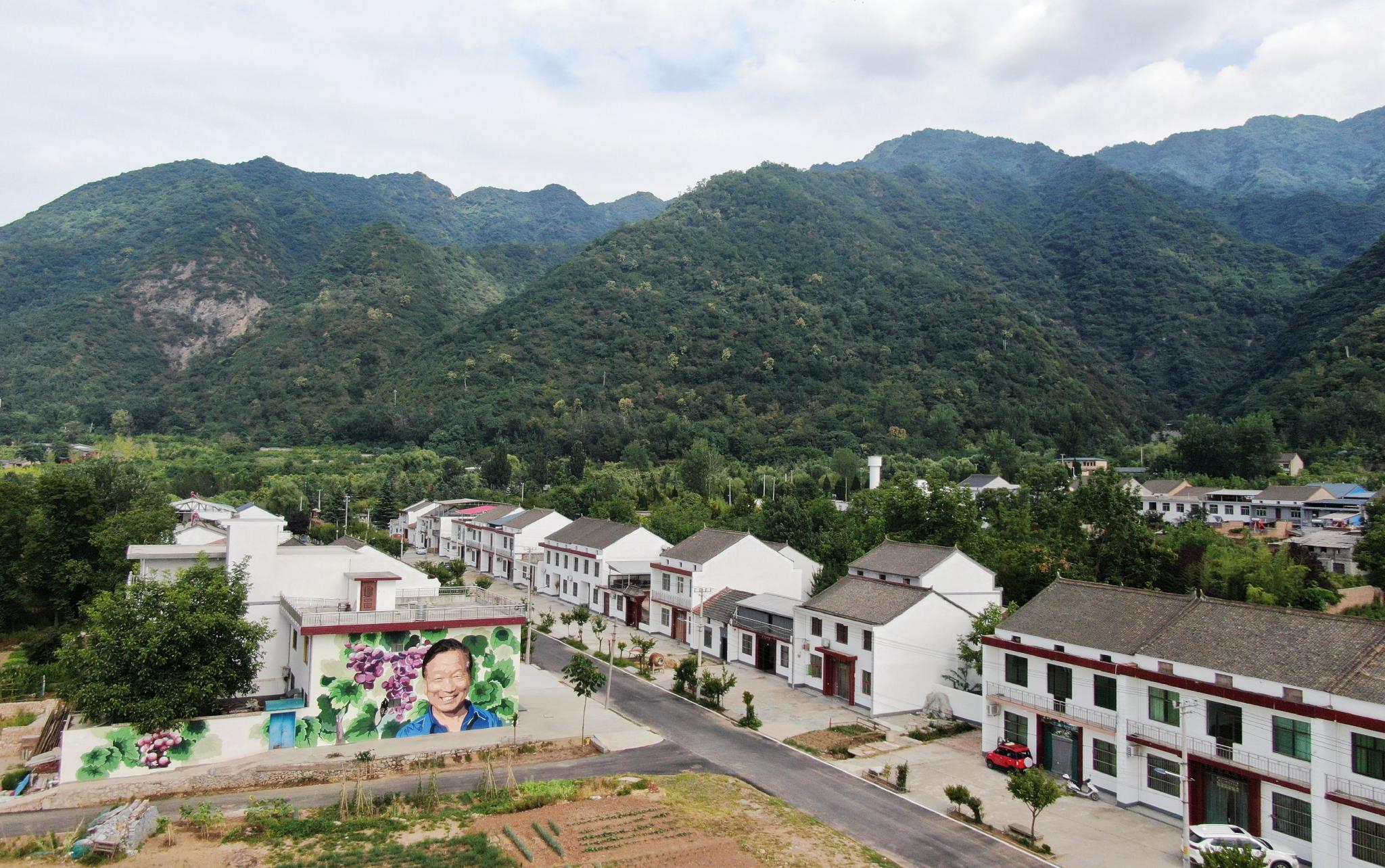 西安市鄠邑区蔡家坡村(7月5日摄,无人机照片).