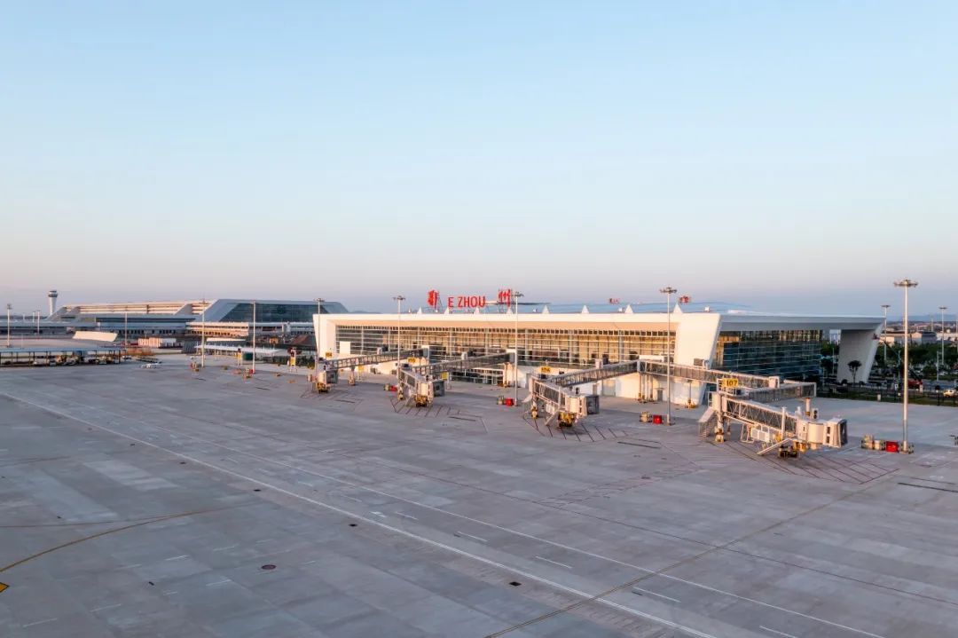 专业货运枢纽 鄂州花湖机场今日投运|鄂州市_新浪财经_新浪网